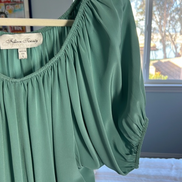 ✨NEW✨Fifteen-Twenty 100% silk blouse - Picture 4 of 10